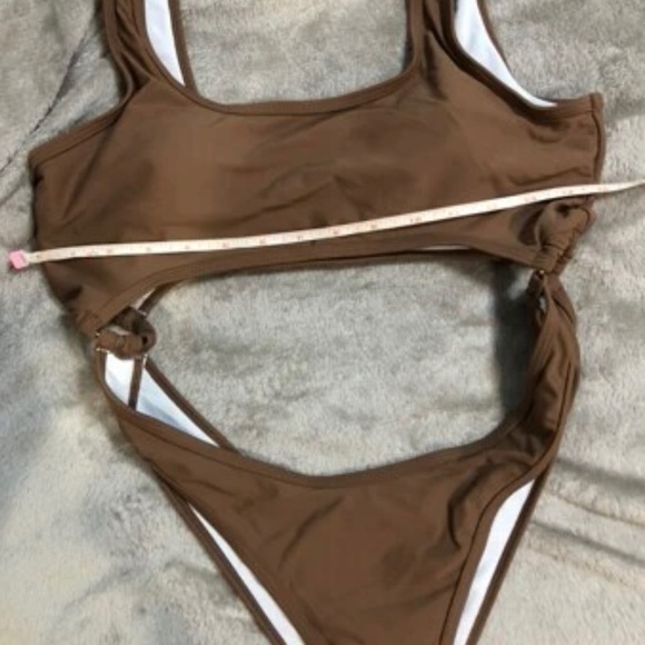 Cut-Out One Piece Swimsuit - Picture 4 of 5